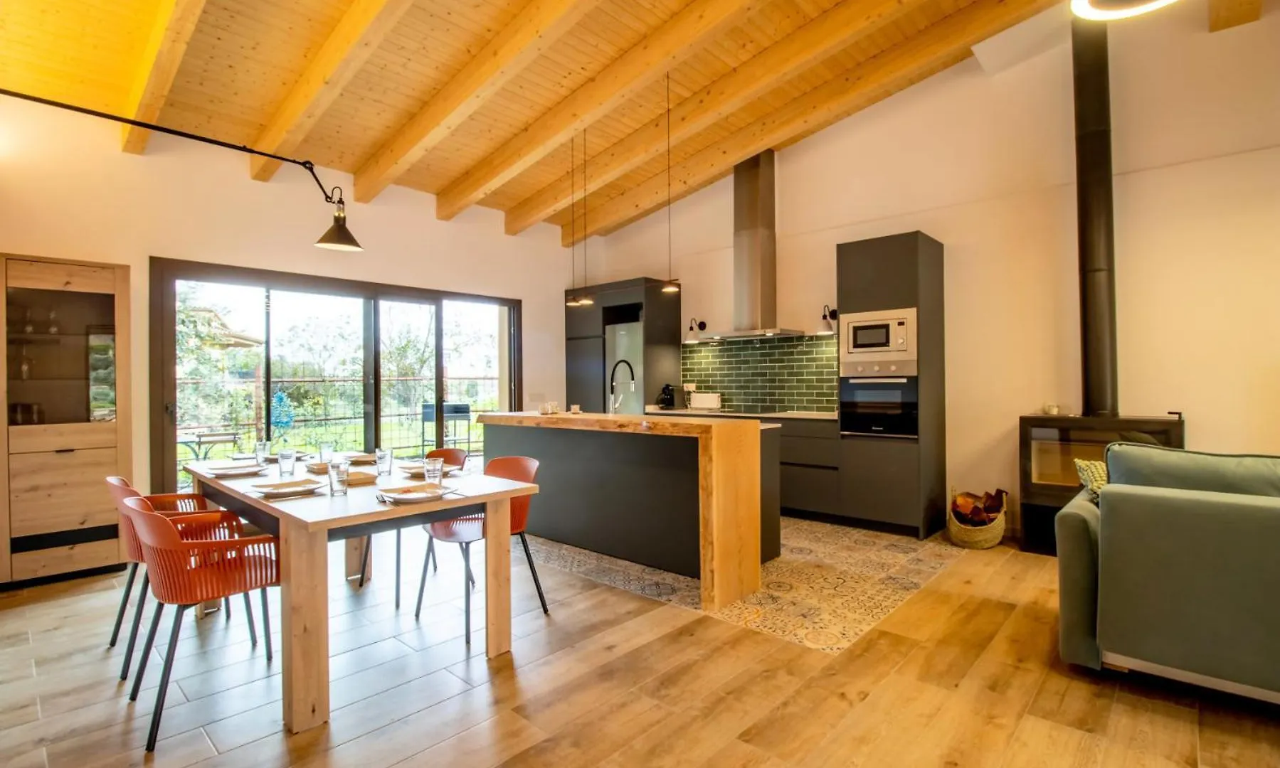 Casa Gessami Alojamiento En El Pla De Lestany Camos  0*, Camos (Catalonia)